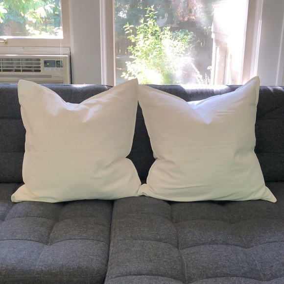 IKEA Accents Set Of 2 Ikea White Square Throw Pillows With Cases